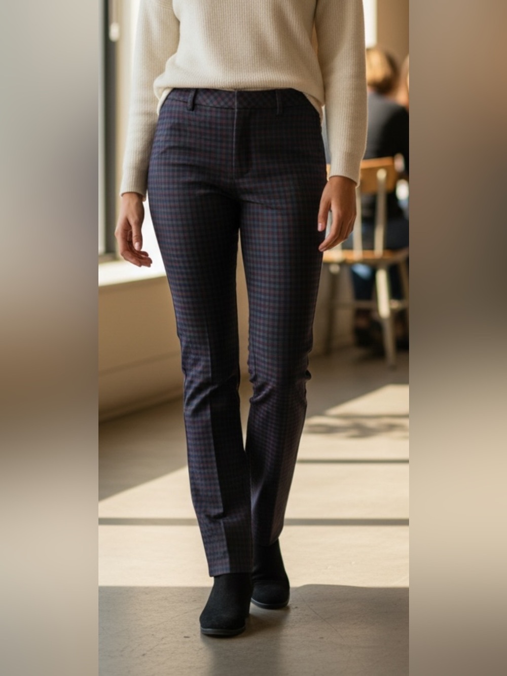 Express Columnist Plaid Slim Flare Pants Size 8R Burgundy Navy Stretch